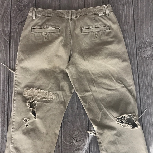 Army Green Distressed Levi's Chino Fit Ankle Jeans - Picture 6 of 6